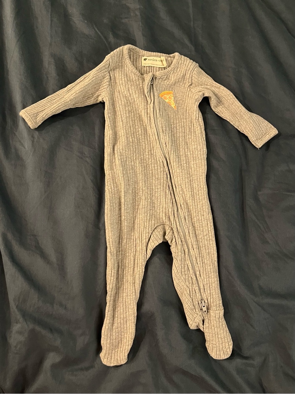 monica + andy Baby Ribbed Tiny Pizza Footed One-Piece Pajama in Gray 0-3 Months
